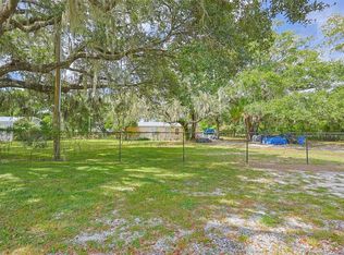 1329 Wilkinson Dr, Plant City, FL 33566