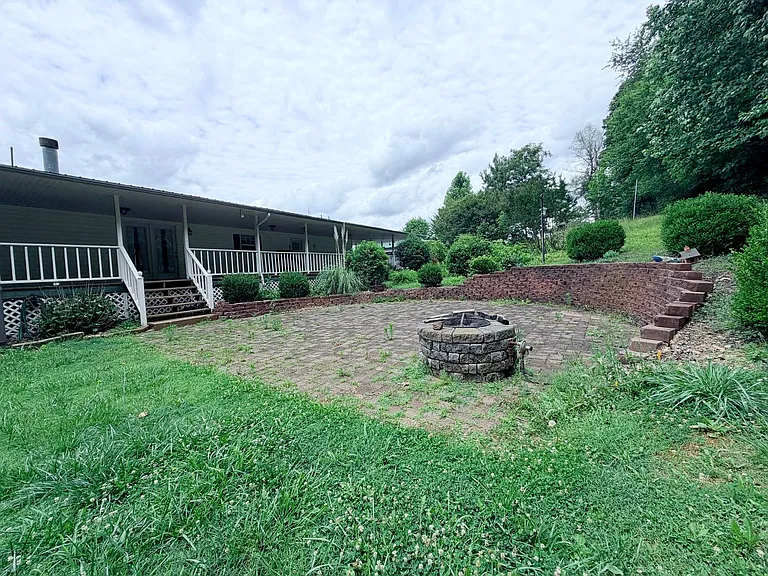 3081 Highway 81 S — Photo 1