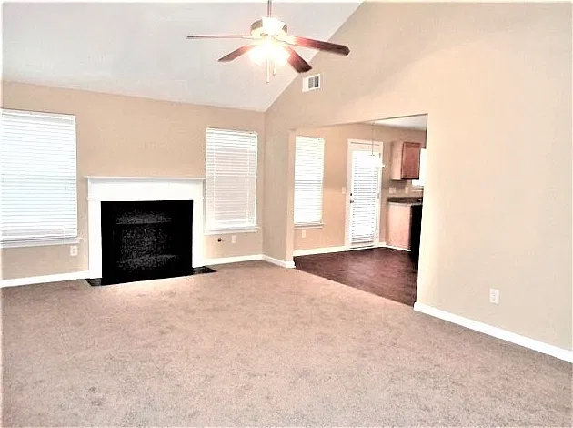 3 bed, 2.0 bath, 1614 sqft, $2,040 — Photo 4