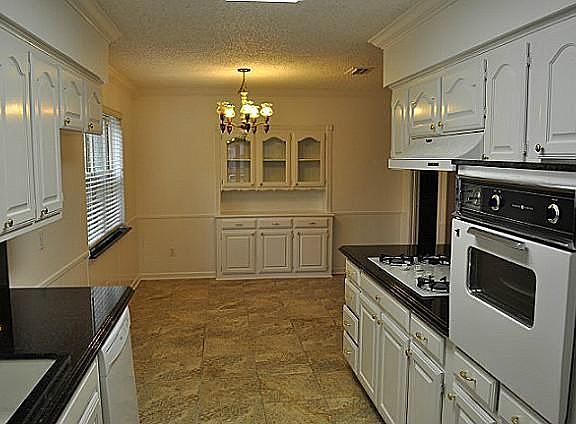 4th image of 1504 Lucille Dr