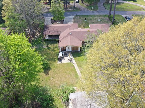 3rd image of 37 Mar Ree Dr