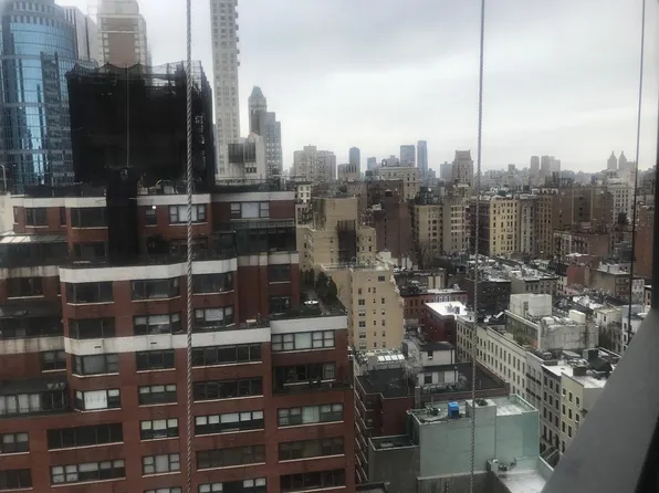 200 East 61st Street image 2 of 16