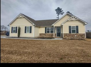 102 Prospect Dr, Richlands, NC 28574