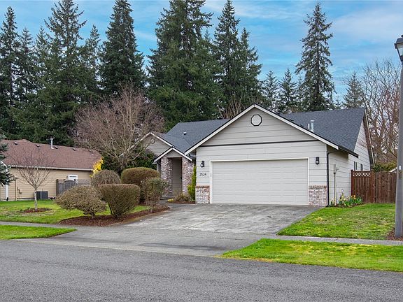 3rd image of 2524 20th Avenue NE