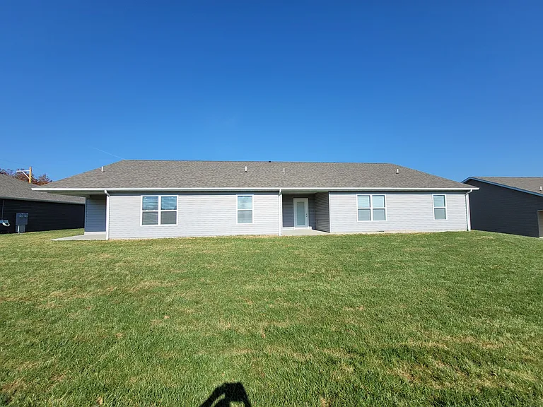 100 Whispering Meadows Dr — Photo 4