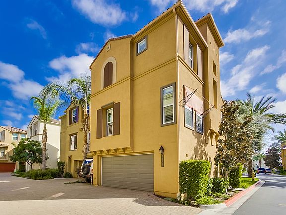 2nd image of 2803 Villas Way