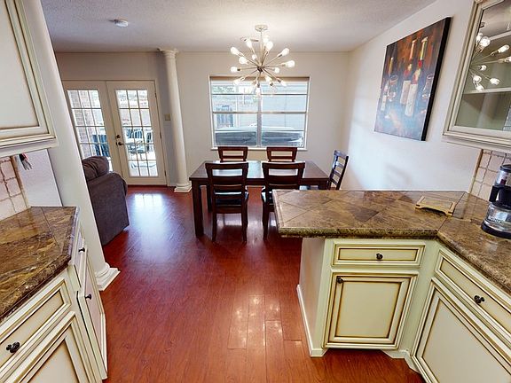 5th image of 811 NW Avenue M Pl