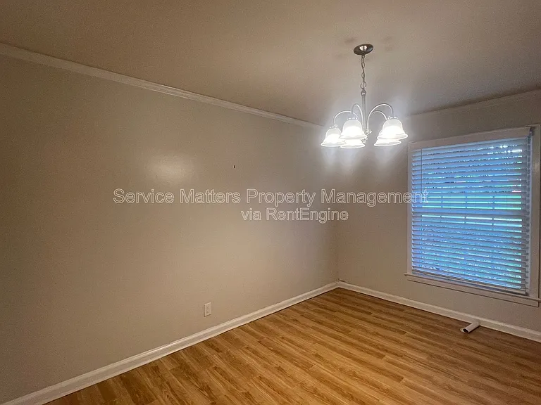 1401 E 34th St — Photo 8
