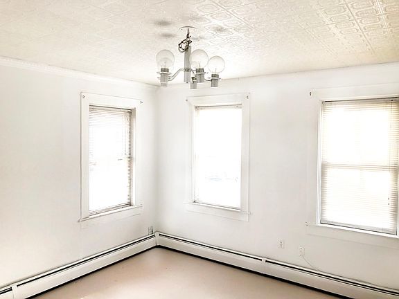 4th image of 44 Armstrong Ave Floor 1