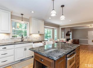 112 Cunningham Ct, Cary, NC 27511