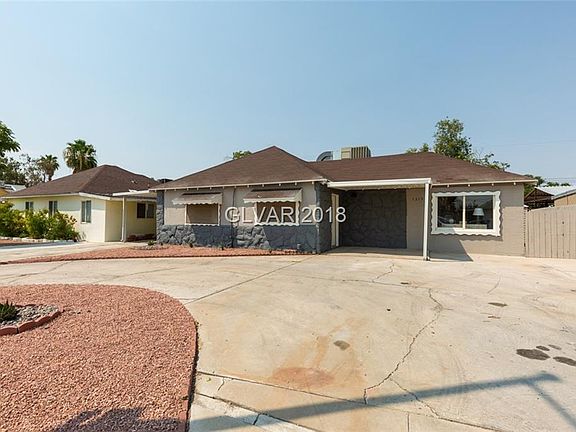 4th image of 1315 E Oakey Blvd