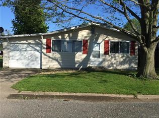 108 Belvedere Cir, Brighton, IL 62012