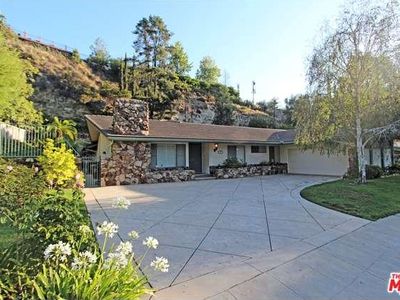 16317 Royal Hills Dr, Encino, CA, 91436