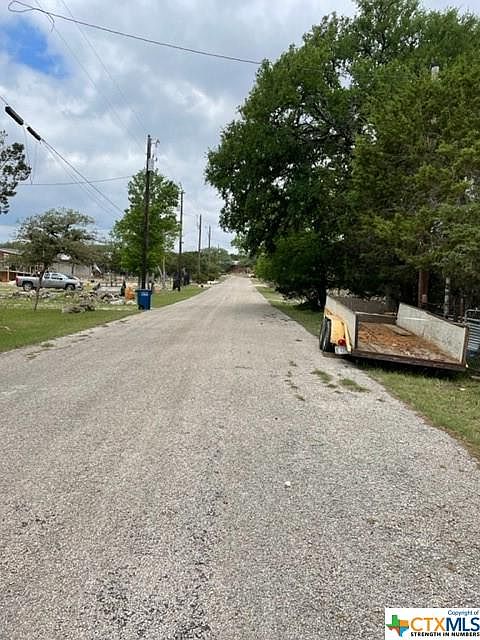 1st image of 591 Oak Trail Dr