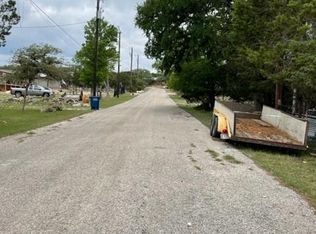 591 Oak Trail Dr, Canyon Lake, TX 78133