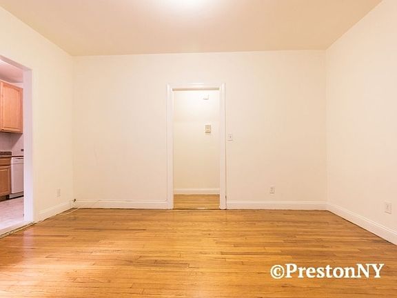 3rd image of 301 W 22nd St Ofc 2