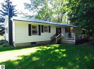 12205 S Benzonia Trl, Empire, MI 49630