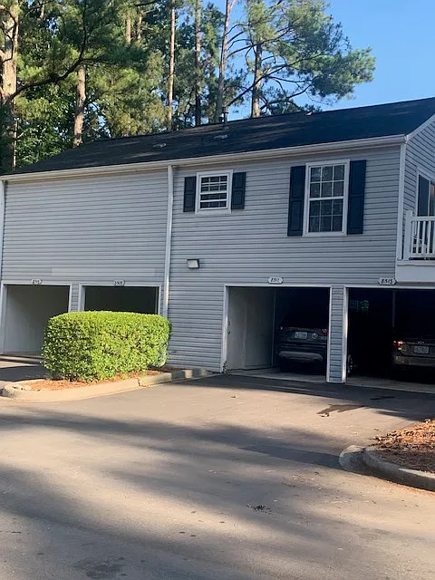 2 bed, 949 sqft, $1,750 — Photo 2
