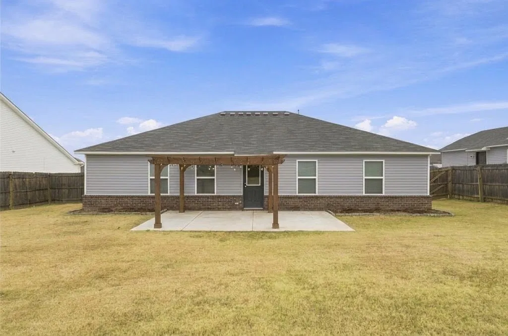 3 bed, 1533 sqft, $1,765 — Photo 2