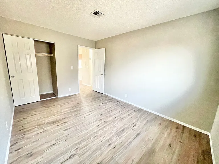 1400 Henry Dr — Photo 10