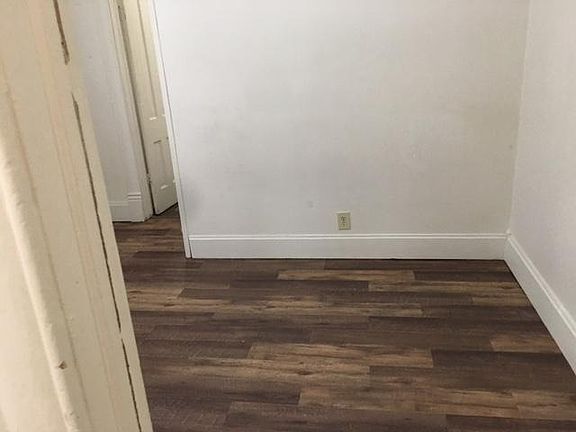 5th image of 329 S 12th St APT 1
