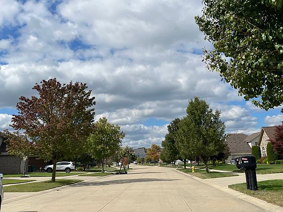 5th image of 17907 Petunia Dr