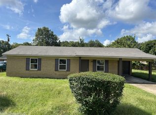 106 Normandy Ave, Batesville, MS 38606