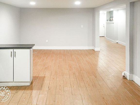 3rd image of 99 Weirfield St #1X