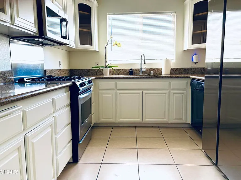 216 S Madison Ave #105 — Photo 5