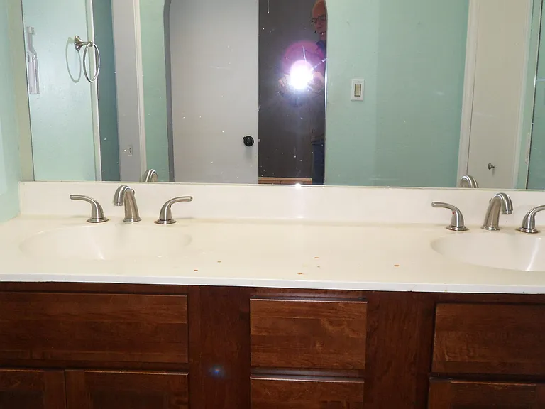 6935 E Hearn Rd — Photo 8
