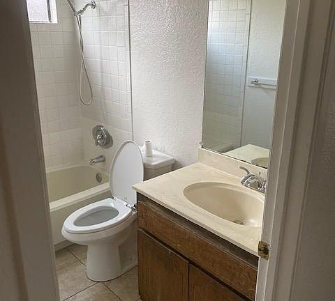 5th image of 8601 West Ln