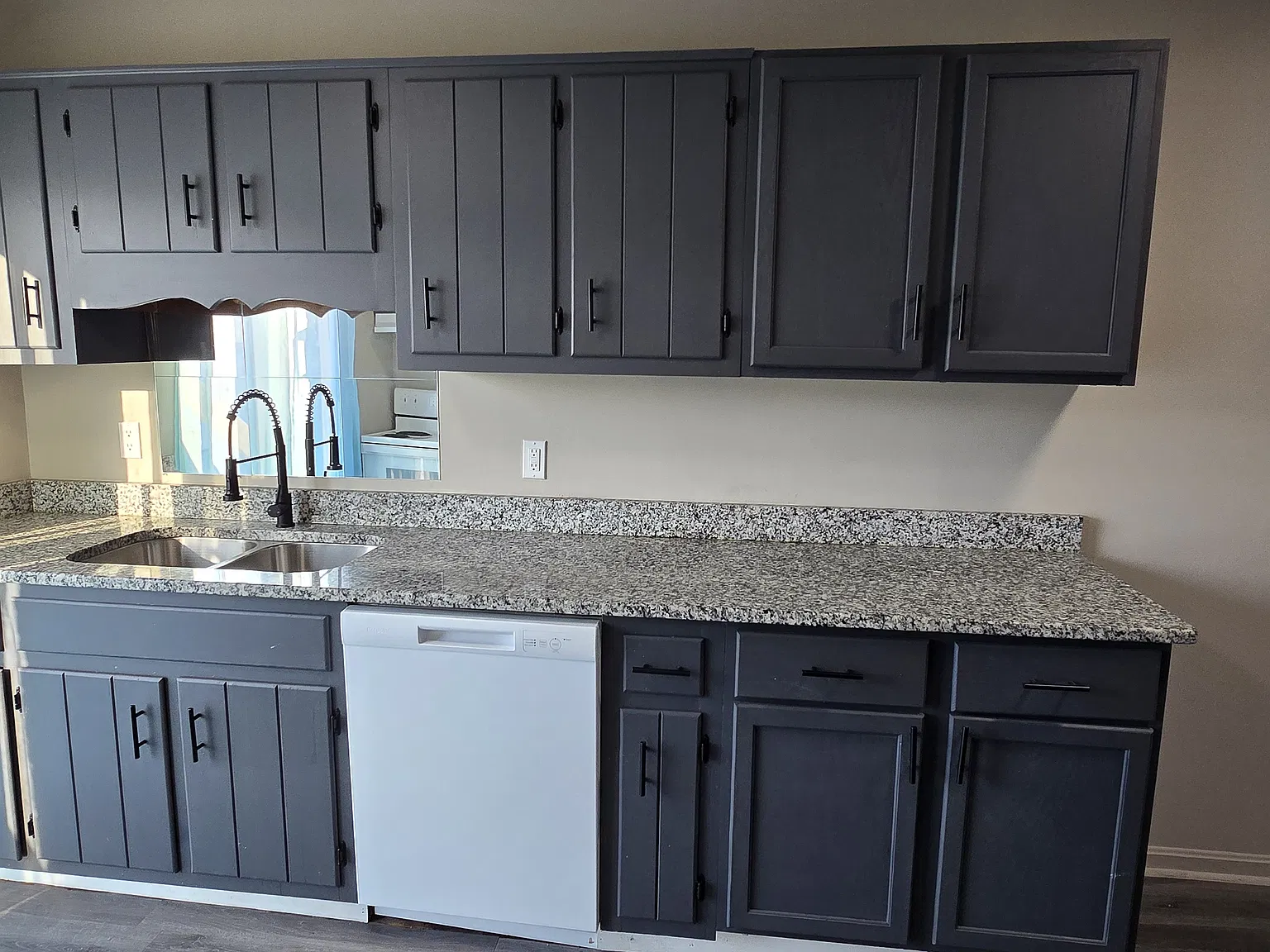 2 bed, 750 sqft, $925 — Photo 3
