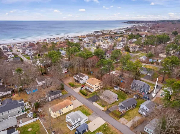 11 Oceanside Avenue East, York, ME 03909