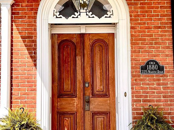 4th image of 225 Niantic Rd