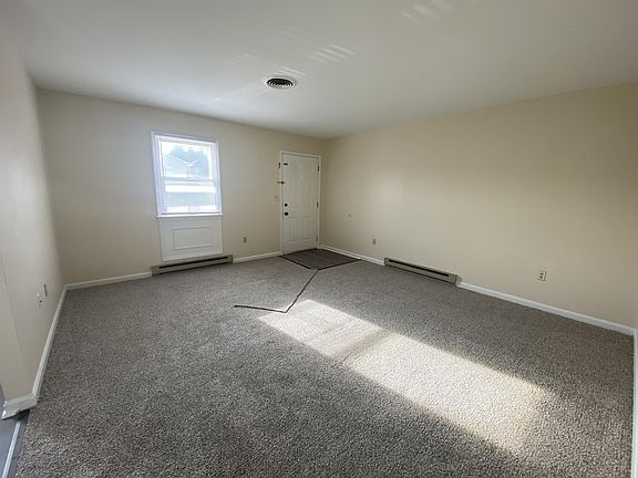 5th image of 700 Thomas Ln