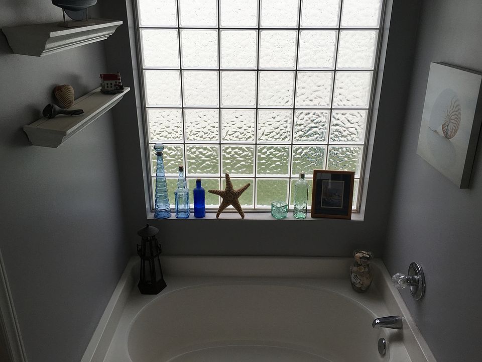 2nd image of 3019 Hawthorne Dr NE #3018