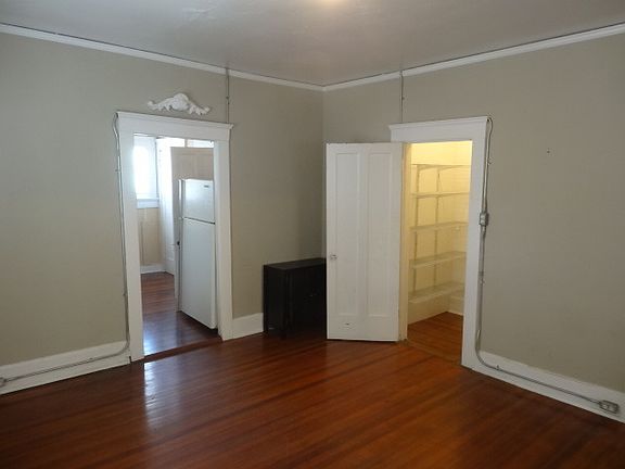 3rd image of 519 W Woodlawn Ave APT 4