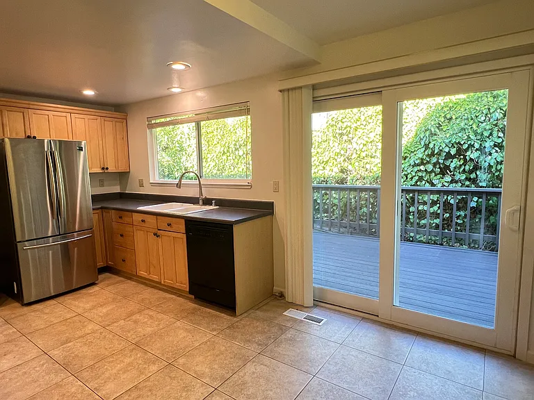 233 Calvin Pl — Photo 10