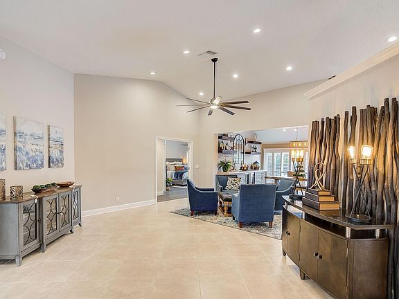 4th image of 5655 NW 89th Avenue