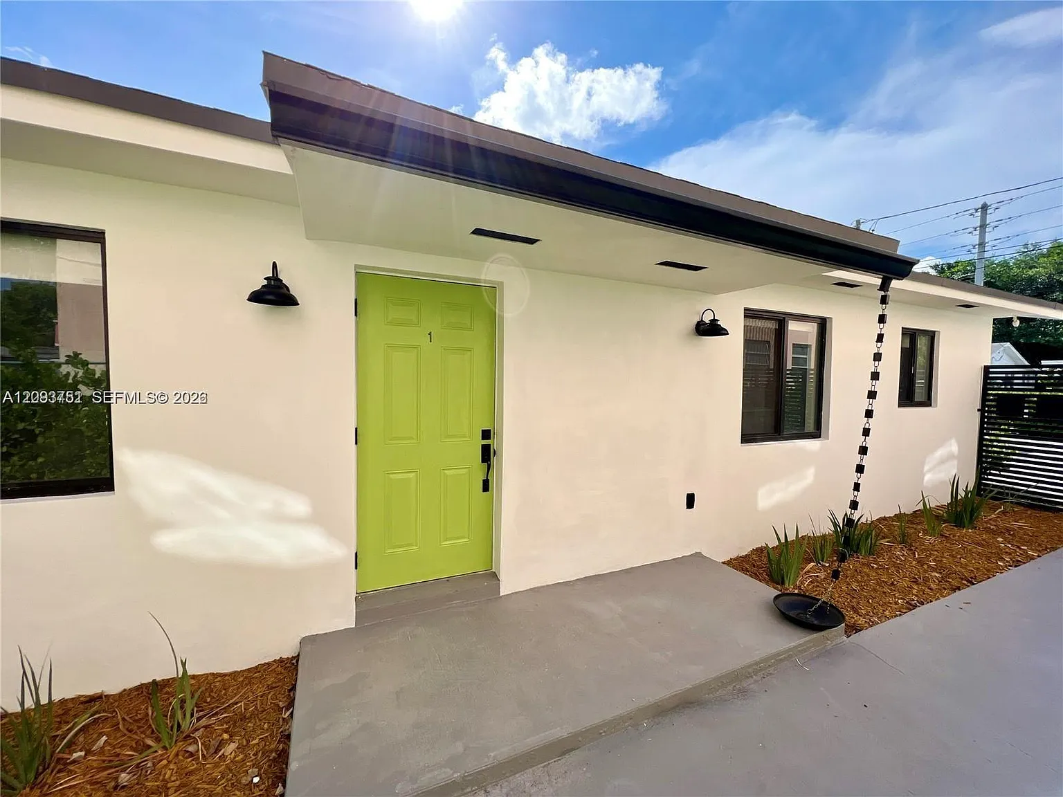 3 bed, 2.0 bath, $2,800 — Photo 1