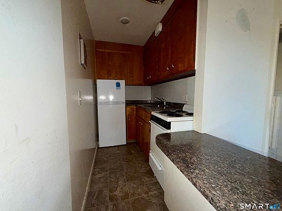 2nd image of 155 Wayne St APT 6