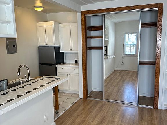 3rd image of 632 S Cloverdale Ave