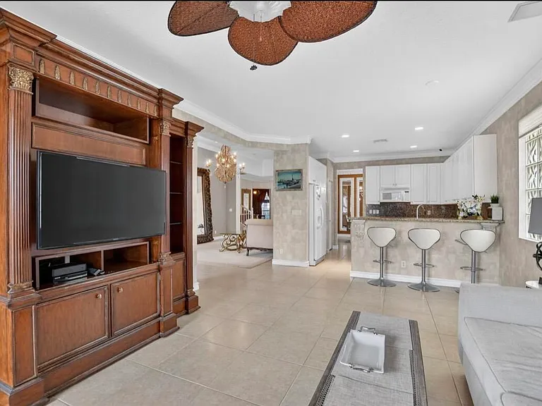7879 Monarch Ct — Photo 23