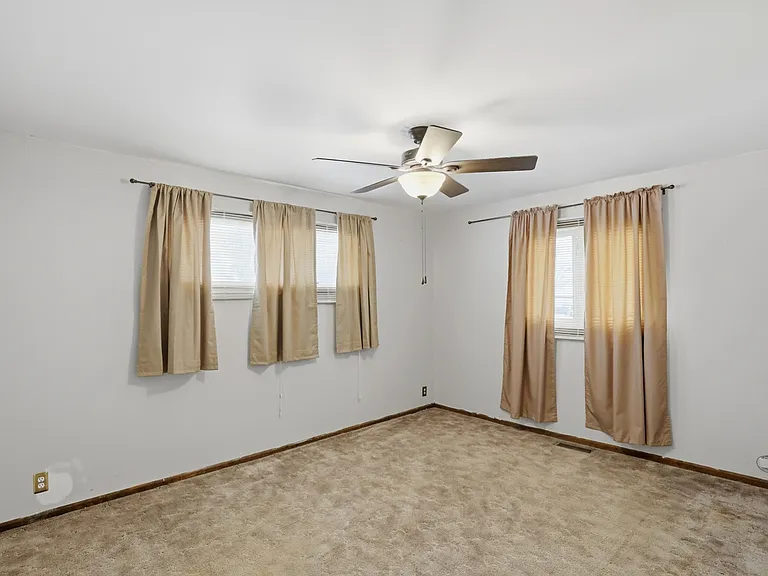 1504 W Tate St — Photo 2