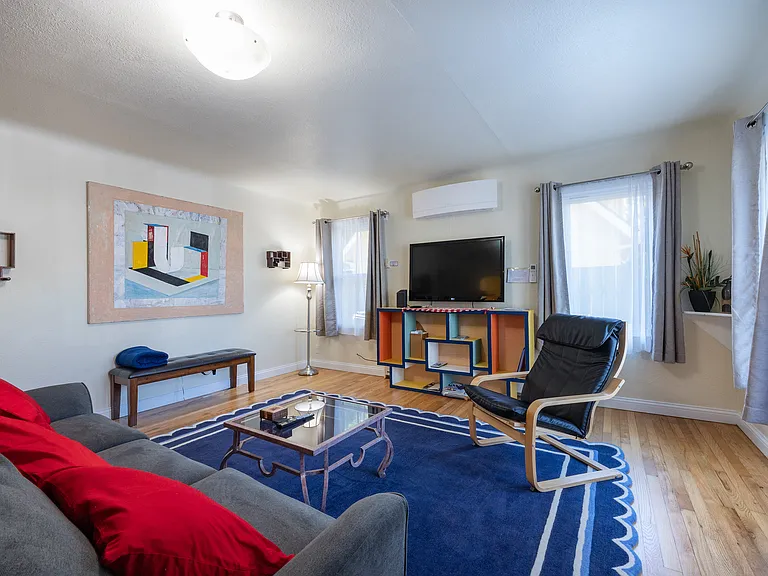 2431 Potter St — Photo 4
