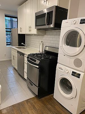 4th image of 94 Saint Marks Pl APT 4