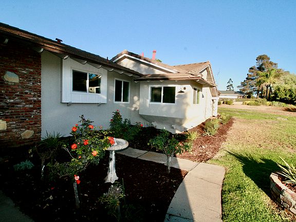 3rd image of 2199 Lake Marie Dr