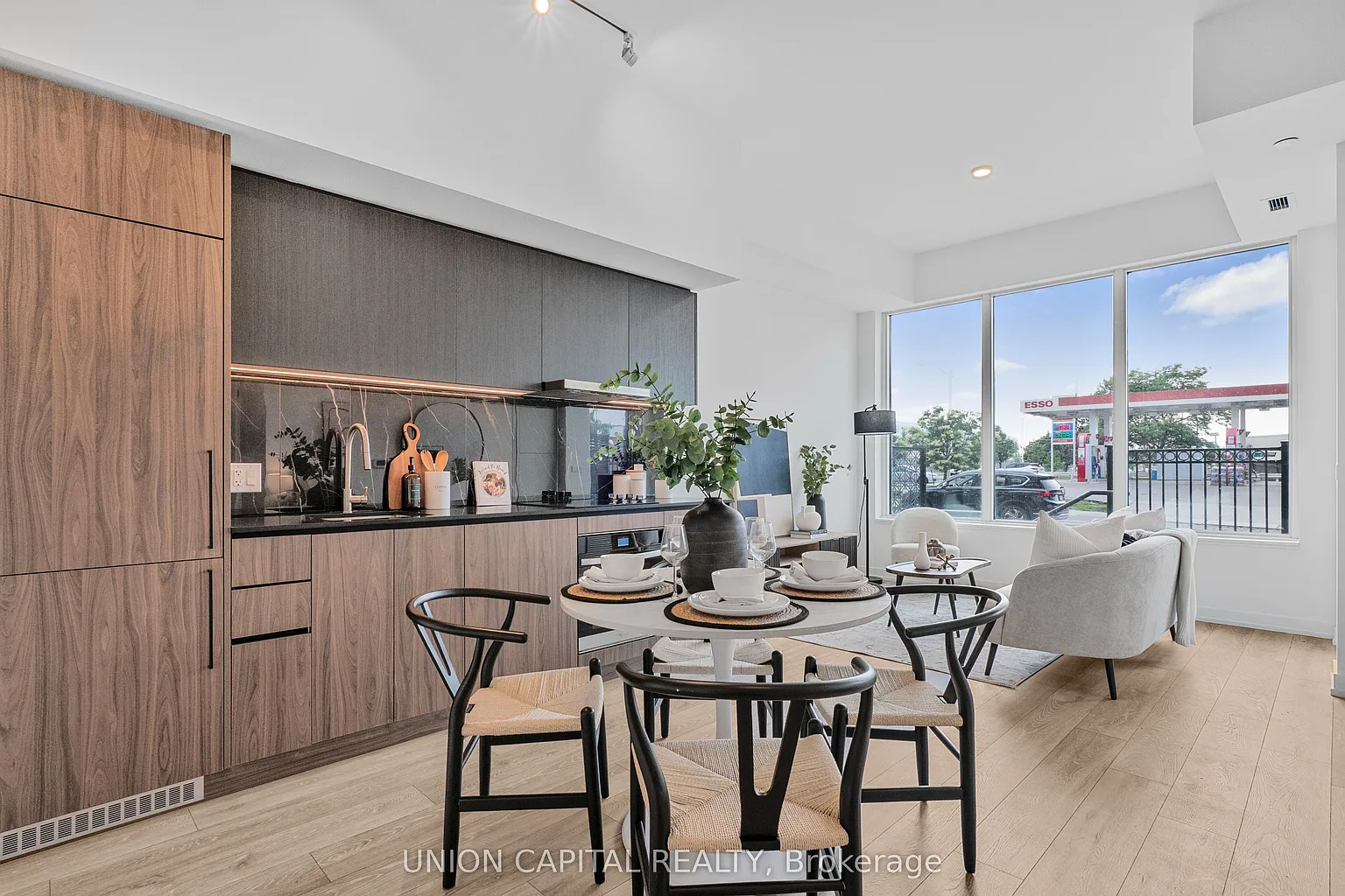 1100 Sheppard Ave W #121 photo 1