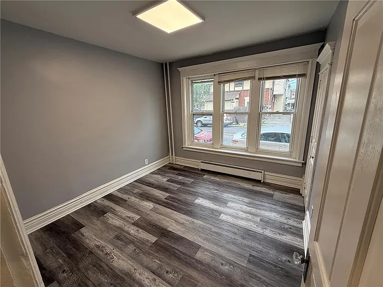 140 S 14th St #1 — Photo 5