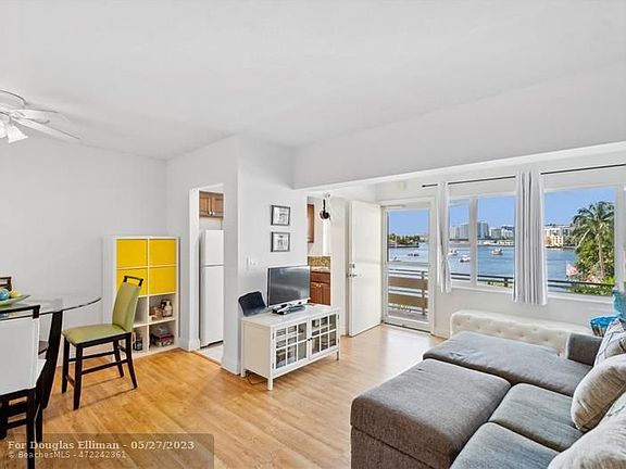 3rd image of 9 N Birch Rd APT 304